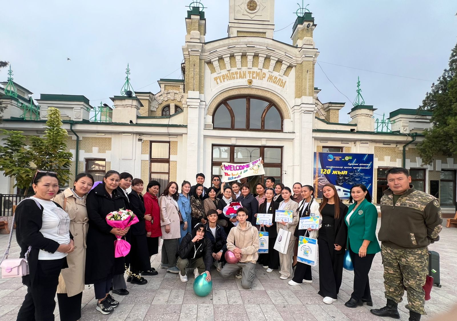 Жас патриоттарды мектеп ұжымы қуанышпен қарсы алды