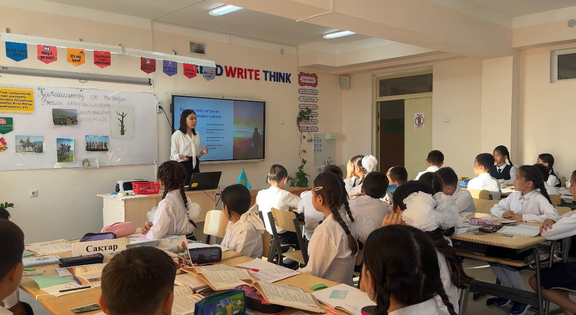 Жас мамандардың арасында ашық сабақтардың өтілуі өз жалғасын тапты